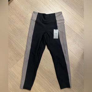 NWT Abercrombie YPB Black and Taupe Two-Toned Leggings, L
